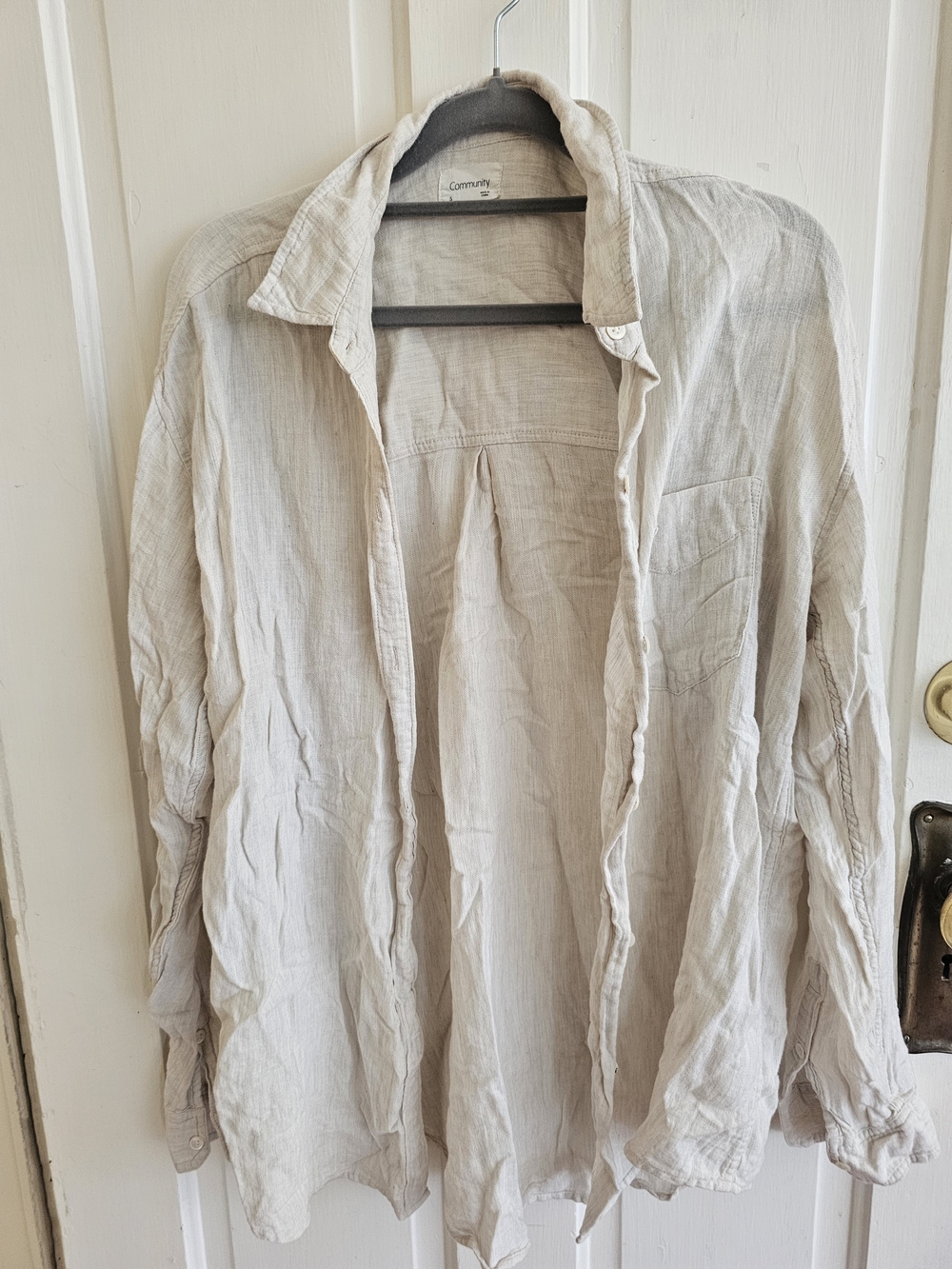 Aritzia Women's Light Beige Button-Down Linen Shirt
